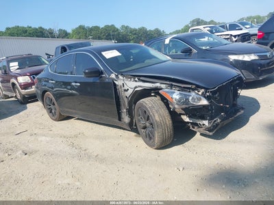 INFINITI M37 2013