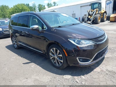 CHRYSLER PACIFICA 2017
