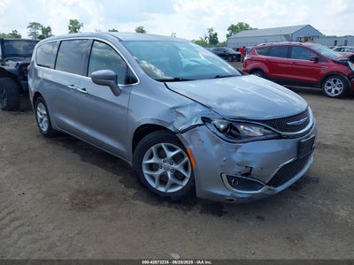 CHRYSLER PACIFICA 2018