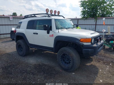 TOYOTA FJ CRUISER 2010