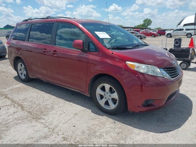 TOYOTA SIENNA 2011
