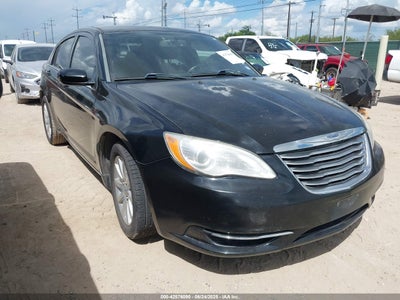 CHRYSLER 200 2013