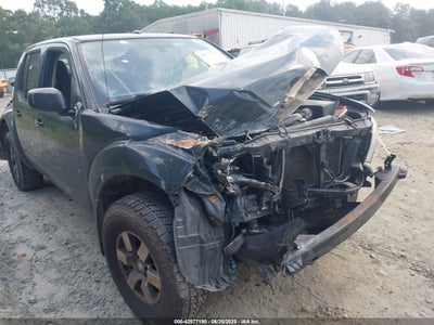 NISSAN FRONTIER 2013