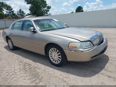 LINCOLN TOWN CAR 2003