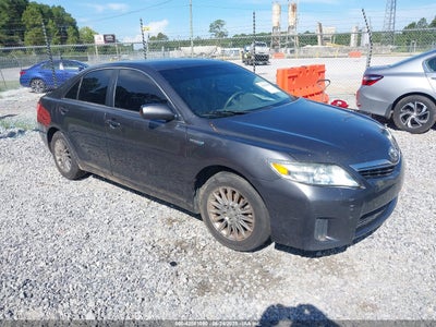 TOYOTA CAMRY HYBRID 2011