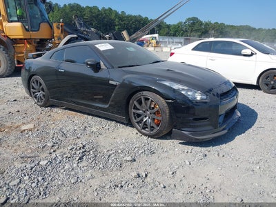 NISSAN GT-R 2014