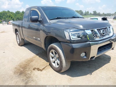 NISSAN TITAN 2011
