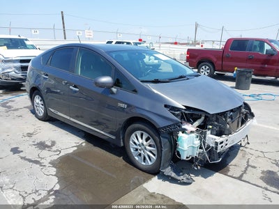 TOYOTA PRIUS PLUG-IN 2014