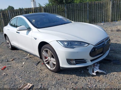TESLA MODEL S 2015
