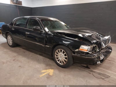 LINCOLN TOWN CAR 2007