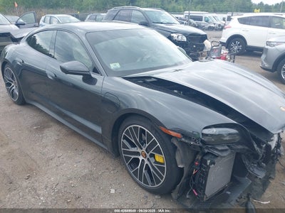 PORSCHE TAYCAN 2021