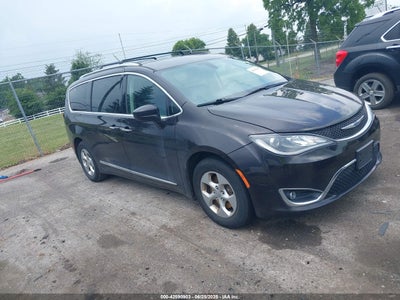 CHRYSLER PACIFICA 2017