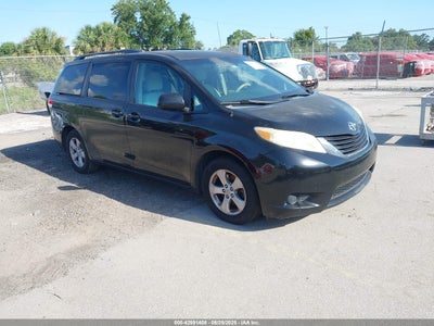 TOYOTA SIENNA 2011
