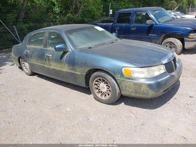 LINCOLN TOWN CAR 2002
