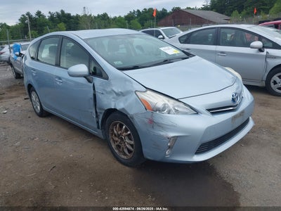 TOYOTA PRIUS V 2013