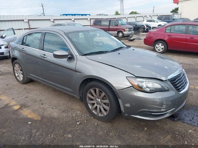 CHRYSLER 200 2013