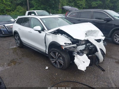 VOLVO V60 CROSS COUNTRY 2024