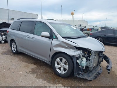 TOYOTA SIENNA 2015