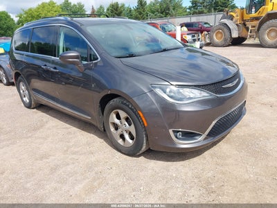 CHRYSLER PACIFICA 2017