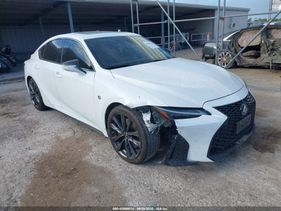 LEXUS IS 2022