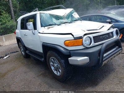 TOYOTA FJ CRUISER 2011