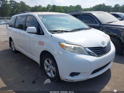 TOYOTA SIENNA 2012
