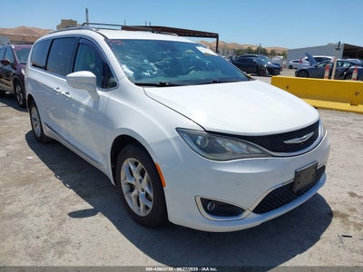 CHRYSLER PACIFICA 2017