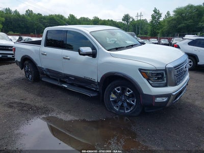 NISSAN TITAN 2023