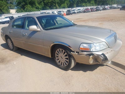 LINCOLN TOWN CAR 2005