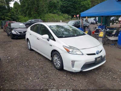 TOYOTA PRIUS PLUG-IN 2013