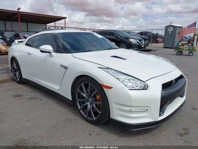 NISSAN GT-R 2015