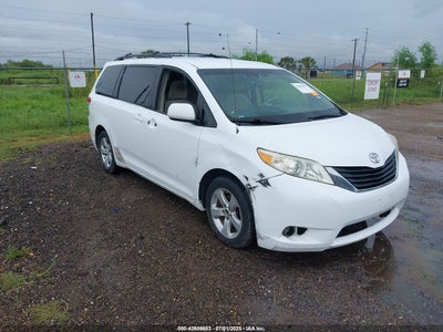 TOYOTA SIENNA 2012