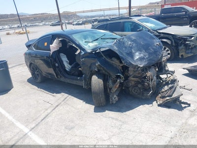 CHRYSLER 200 2015