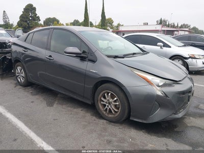 TOYOTA PRIUS 2016