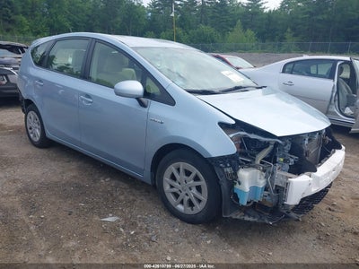 TOYOTA PRIUS V 2012