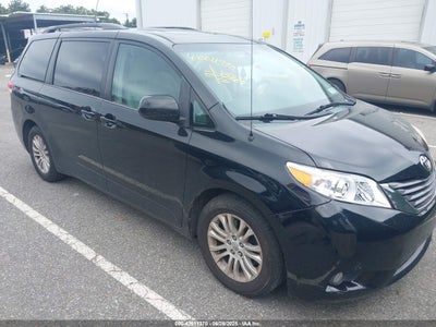 TOYOTA SIENNA 2013
