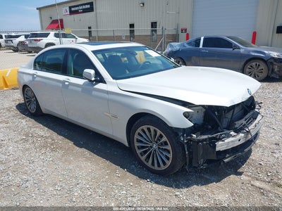 BMW 750 2011