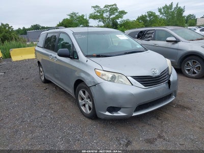 TOYOTA SIENNA 2011