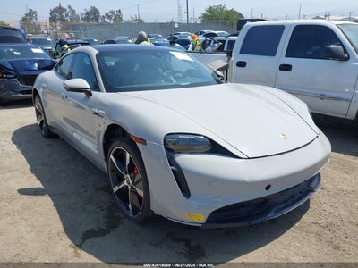 PORSCHE TAYCAN 2022
