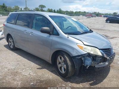 TOYOTA SIENNA 2013
