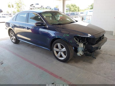 VOLKSWAGEN PASSAT 2013