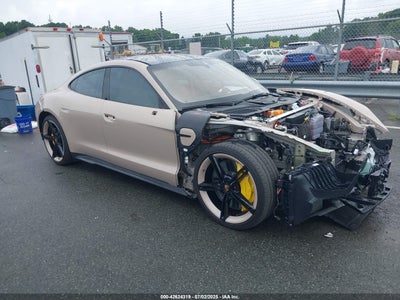 PORSCHE TAYCAN 2022