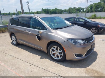 CHRYSLER PACIFICA 2017