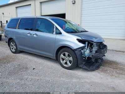 TOYOTA SIENNA 2017