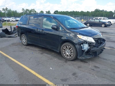 TOYOTA SIENNA 2018