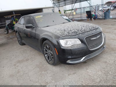 CHRYSLER 300 2015
