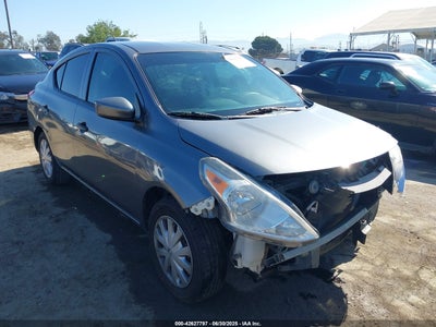 NISSAN VERSA 2016