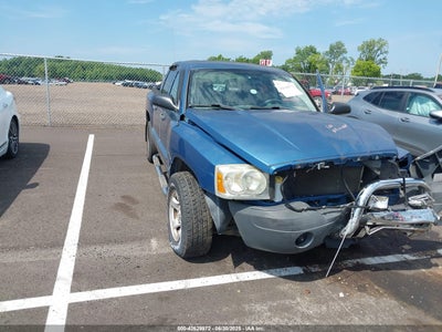 DODGE DAKOTA 2005
