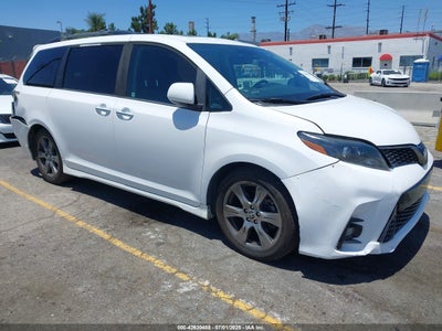 TOYOTA SIENNA 2018