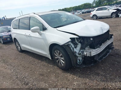 CHRYSLER PACIFICA 2018